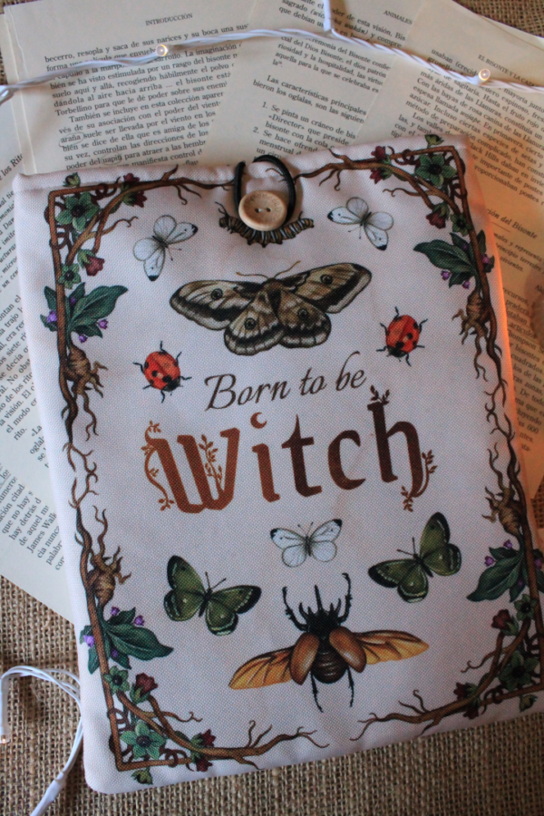 "Born to be Witch", Funda de libro