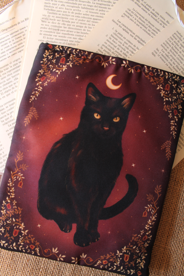 Gata negra funda de libro