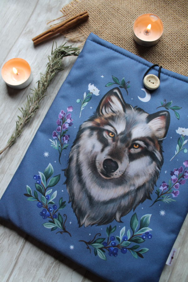 Funda Lobo entre flores - Imagen 2