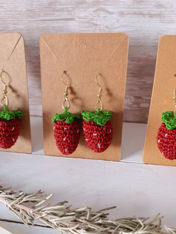 Pendientes Fresitas de Crochet - Imagen 3