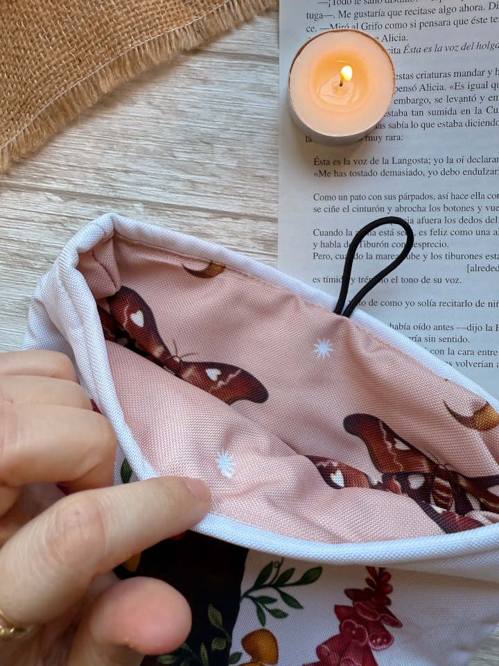 Funda de libro M " Sombrero de bruja y pequeños animales" - Imagen 5