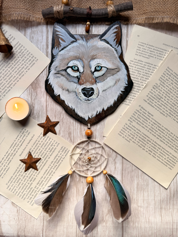 Tótem Lobo con atrapasueños