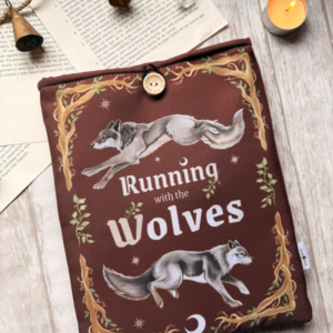 Funda de libro M "Running with the wolves"