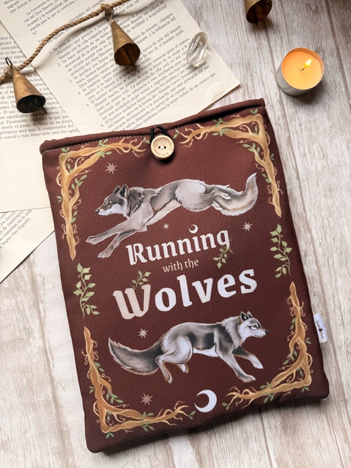 Funda de libro M "Running with the wolves"