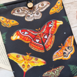 Funda de libro M "Polillas"